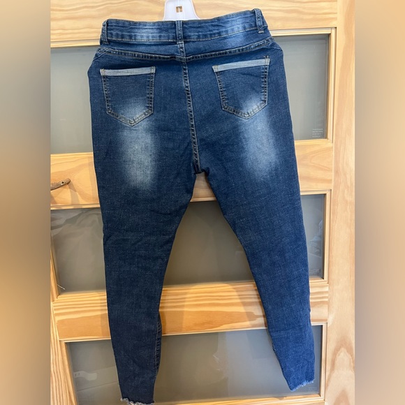 Women’s size Large Shein distressed jeans. Worn one time. - Picture 2 of 3